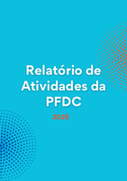 Fundo azul claro com o nome da publicação centralizado na página, escrito com a fonte branca. Na lateral superior direita, um semicírculo preenchido por pontos na cor laranja, e na lateral inferior esquerda, na cor azul marinho.