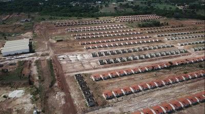 Foto aérea mostra casas dos condomínios em fase de construção 