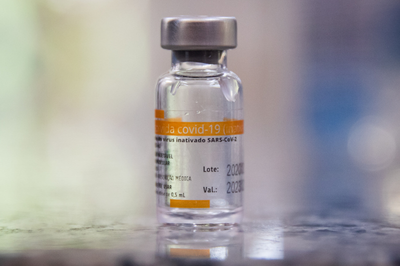 Frasco de vacina contra covid-19