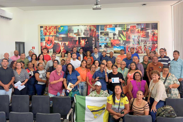 Registro fotográfico dos participantes ao final do evento