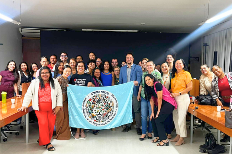 Registro fotográfico dos participantes do evento