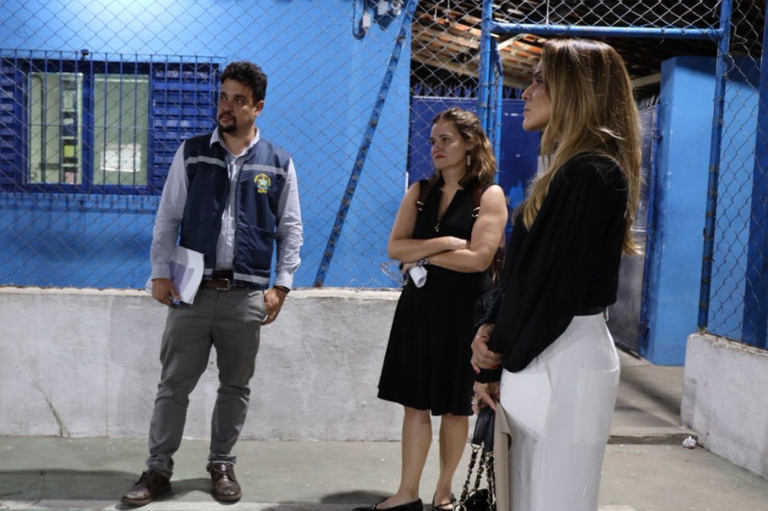 Registro fotográfico dos membros do MPF, MP e MPT em atuação conjunta na escola