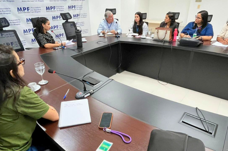 imagem mostra reunião realizada no MPF/AL