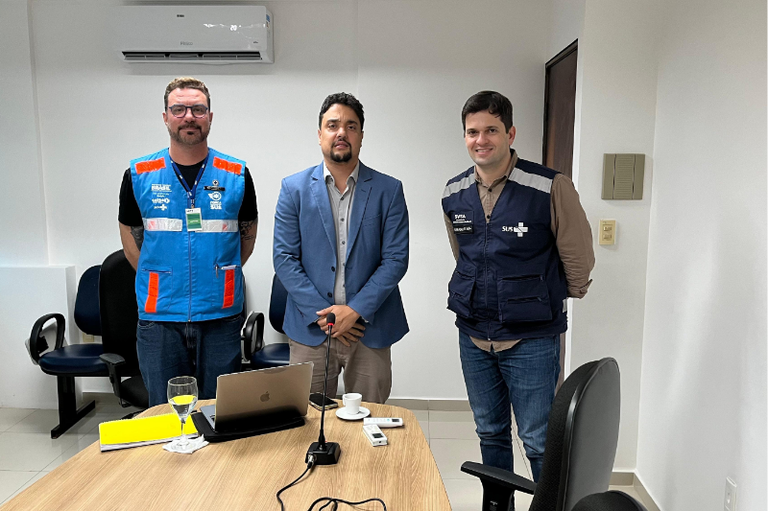 Foto posada com os membros do MPF e o procurador Bruno Lamenha.