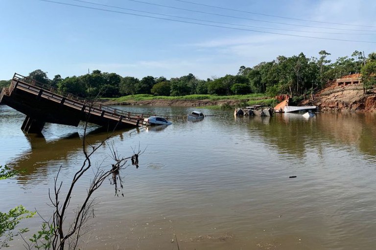 Ação do MPF busca responsabilização do Dnit e empresas pelo desabamento de ponte sobre o Rio Curuçá (AM)