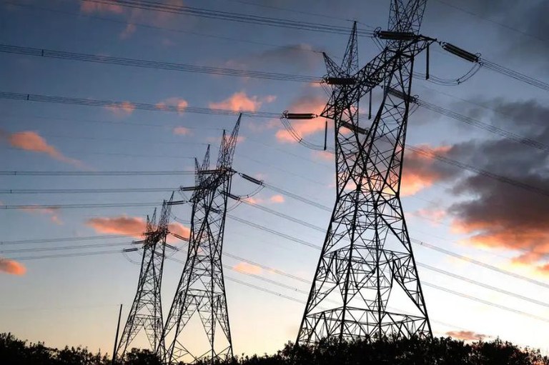 Foto mostra uma rede de distribuição de energia