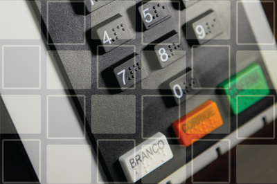 Foto dos teclados de uma urna eletrônica