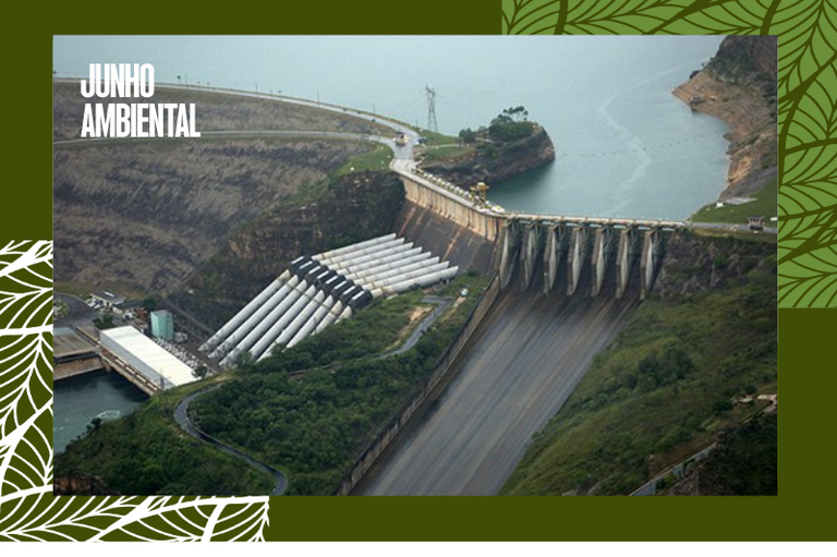 Foto aérea mostra barragem de usina hidrelétrica