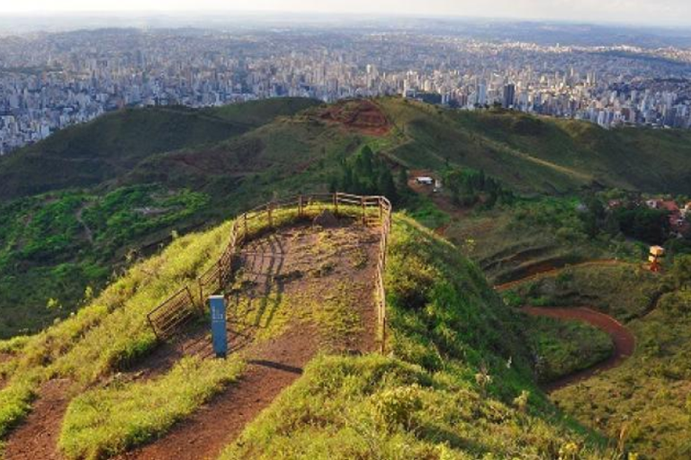 Justiça Federal acolhe pedido do MPF, restaura proteção da Serra do Curral (MG) e multa ANM em R$ 4 milhões