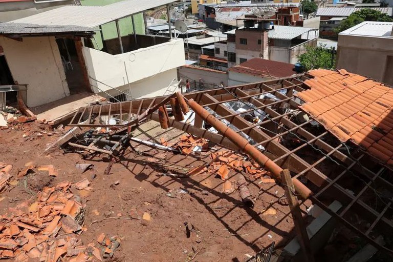 Foto mostra casa atingida pelas chuvas