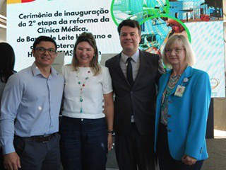 Na foto o representante do MPF/MS com demais autoridades.