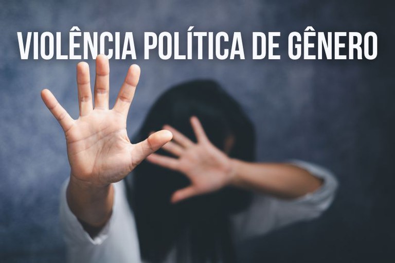 Uma mulher com o rosto coberto estende a mão para a frente em um gesto de "pare". Na parte superior da imagem, o texto em branco diz: "Violência Política de Gênero"