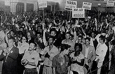 Trabalhadores rurais protestando.png