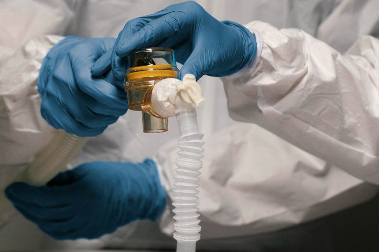 Foto de equipamento para intubação