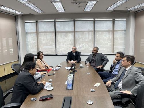 Registro fotográfico de reunião de membros do MPF, no Piauí, com representantes do Iphan, no dia 3 de fevereiro de 2025, na sede da Procuradoria da República no Piauí, localizada em Teresina (PI)