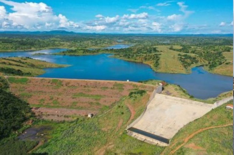 Foto de uma barragem