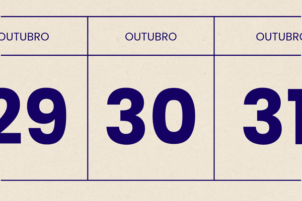 A imagem apresenta um calendário minimalista com fundo claro e linhas divisórias em azul-escuro. Na parte superior de cada coluna está escrita a palavra "OUTUBRO" em letras maiúsculas azuis. Abaixo, destacam-se em números grandes e em negrito azul os dias consecutivos 29, 30 e 31.