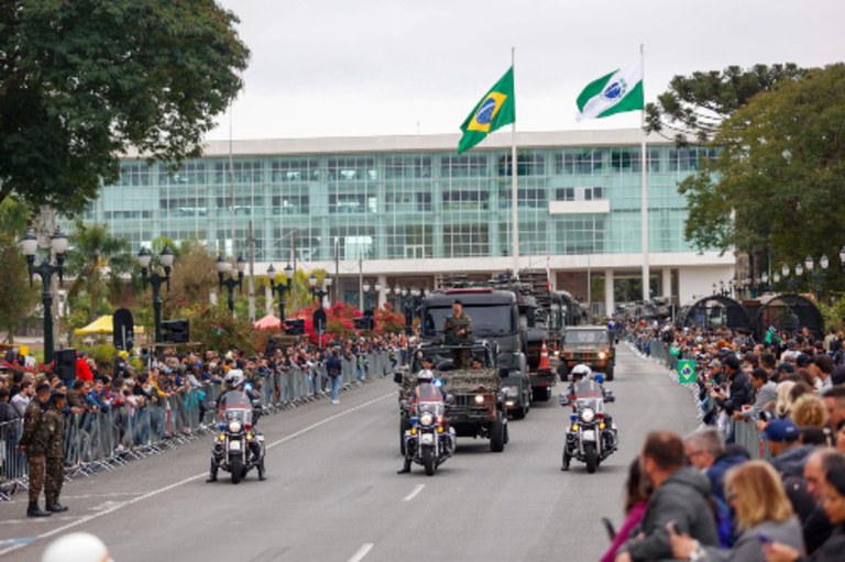 Fotos mostram desfile cívico-militar no dia 7 de setembro de 2023, em Curitiba, no Paraná