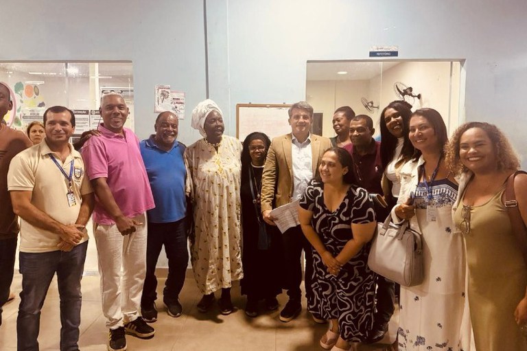 Foto mostra procurador da República com integrantes da reunião