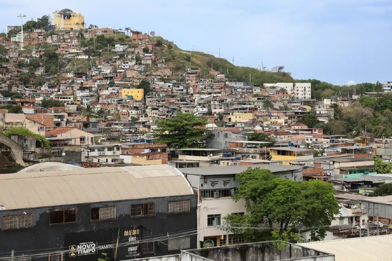 Vista do teleférico no Complexo do Alemão, na zona norte do Rio de Janeiro