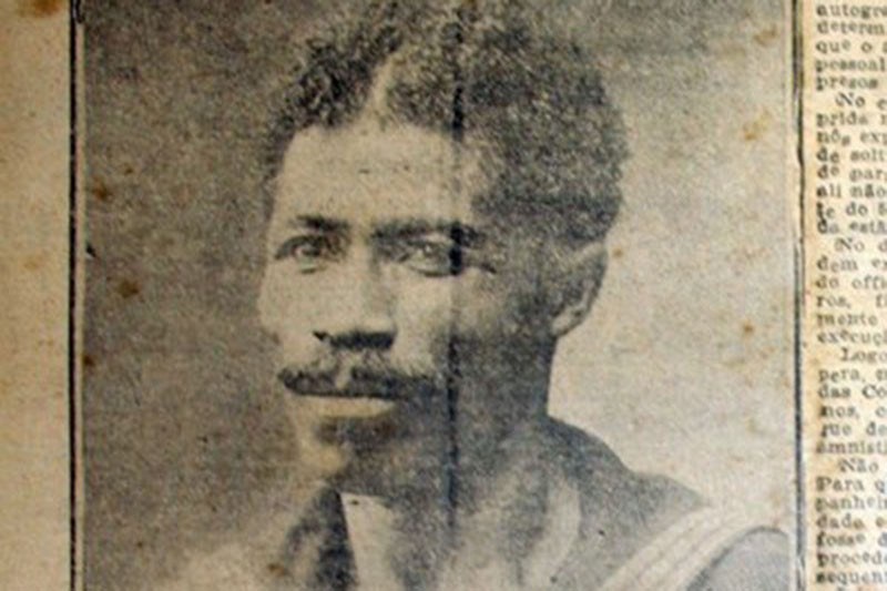 Fotografia do marinheiro João Cândido em uma página antiga do jornal Gazeta de Notícias de 31 de dezembro de 1912.