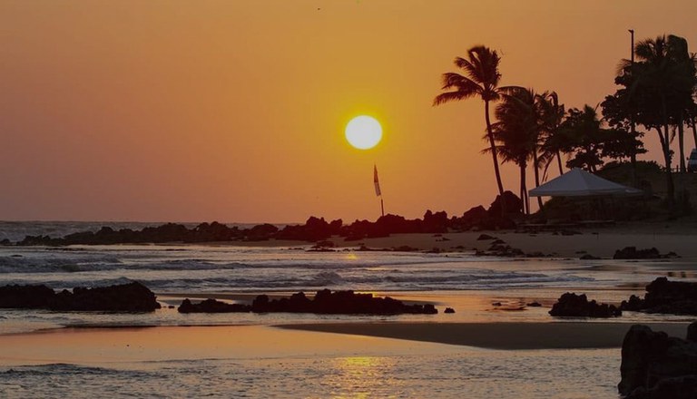 Imagem do por do sol na praia de Baía Formosa/RN.