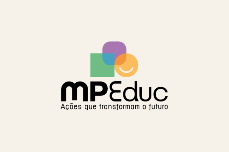 Logomarca do projeto MPEduc centralizada sobre fundo claro. A imagem apresenta formas geométricas coloridas acima do texto “MPEduc” e a frase “Ações que transformam o futuro” abaixo do nome do projeto.
