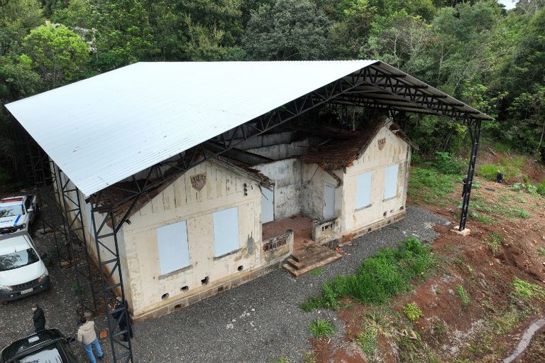 Foto aérea da Casa de Pernoite da  Estação Ferroviária Uruguai