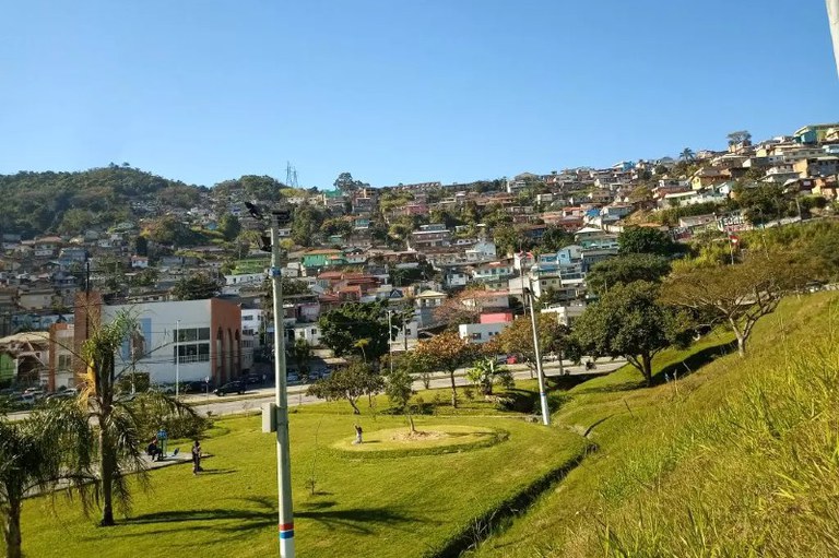 Foto mostra a vista para o Morro do Mocotó