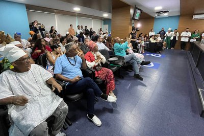 Foto mostra público que participou da reunião 