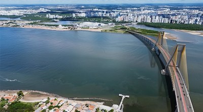 Foto aérea da ponte Aracaju-Barra