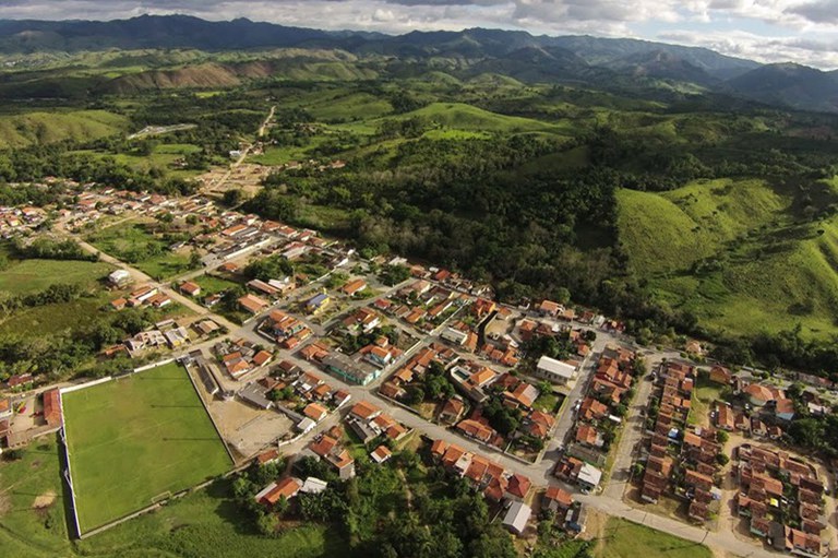 Foto aérea da cidade de Itaóca, no estado de São Paulo