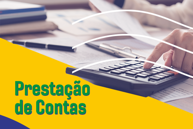 Imagem de uma pessoa manuseando uma calculadora em uma mesa de escritório, na arte do Ministério Público nas Eleições 2026