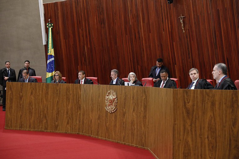 Imagem do plenário do TSE no momento do julgamento