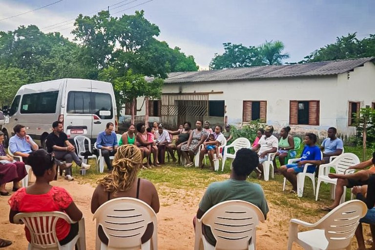 Imagem da roda de conversa durante a visita