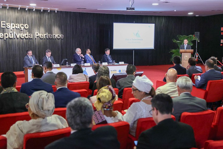 Ministério Público e Justiça Eleitoral firmam acordo com lideranças religiosas por paz e tolerância nas Eleições 2026