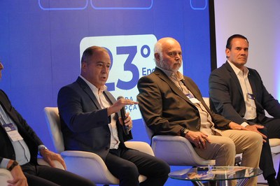 Imagem do coordenador da 5CCR discursando