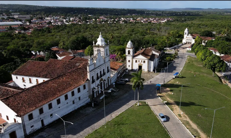imagem aérea de igreja