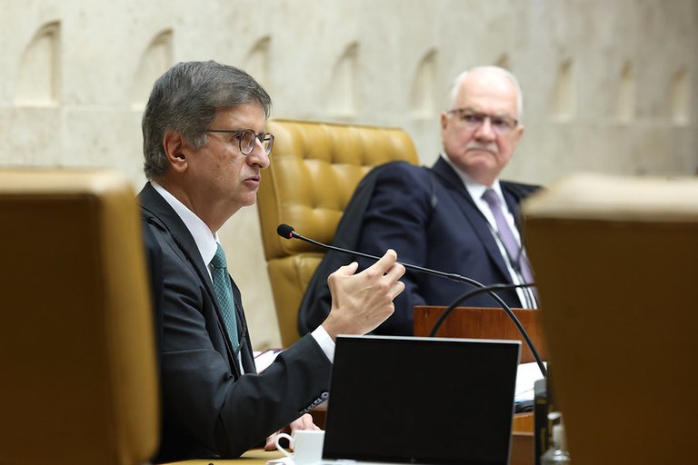 PGR reafirma que exploração de jogos de azar por particulares deve ser considerada contravenção penal