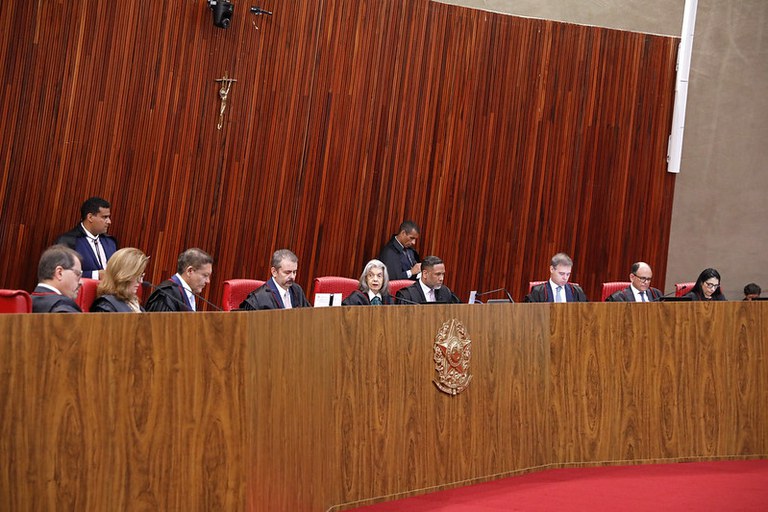 Imagem do plenário do TSE no momento da votação