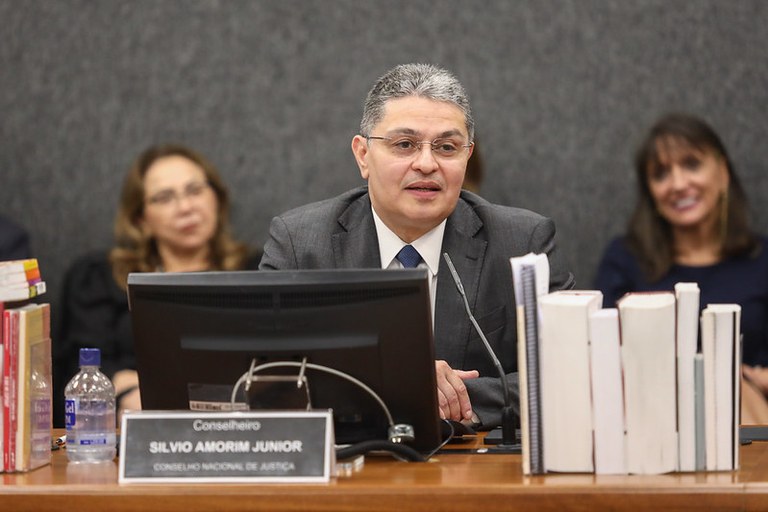 Solenidade de posse do novo conselheiro do CNJ, Sílvio Amorim, no plenário do CNJ em Brasília, 18/11/2025