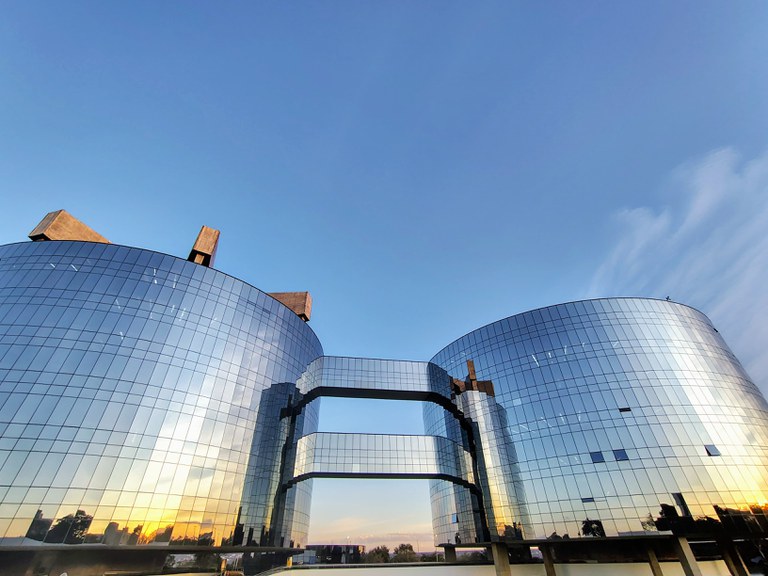 Imagem do prédio da PGR