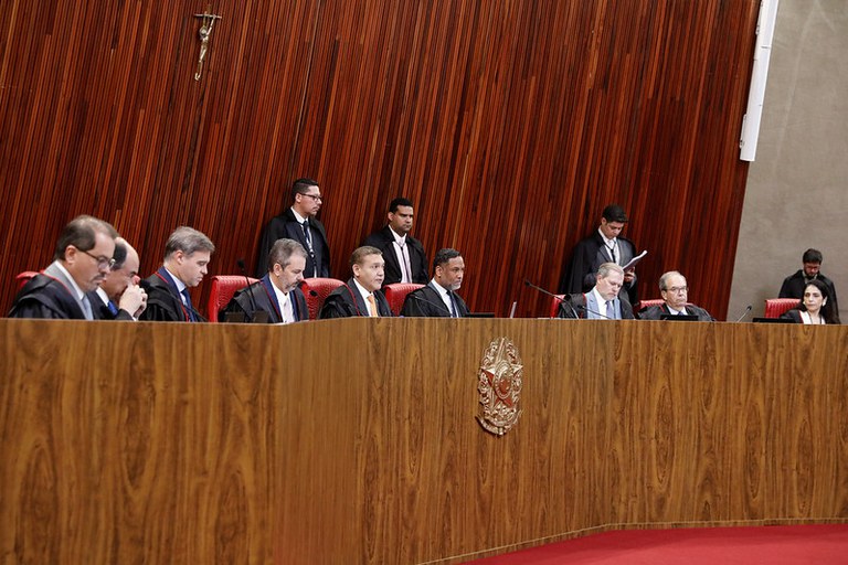 Foto da sessão do TSE de 21 de maio de 2026. Nela é possível ver os ministros do TSE e o vice-procurador-geral-eleitoral, Alexandre Espinosa
