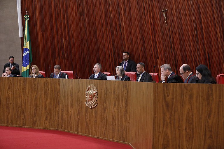 Imagem do plenário do TSE no momento do julgamento