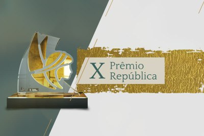 #PraTodosVerem: Arte mostra um troféu de premiação dourado, com os dizeres "X Prêmio República" ao lado, em letras douradas