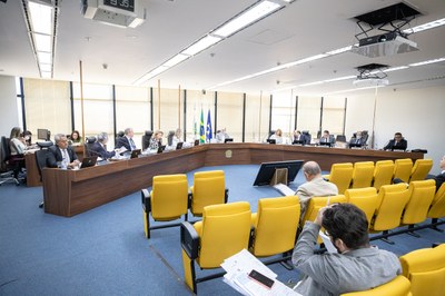 Foto dos integrantes do conselho superior do ministério público federal durante sessão do órgão colegiado.