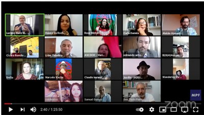 #pracegover: foto da tela do computador durante videoconferência exibe o rosto de todos os participantes da reunião virtual