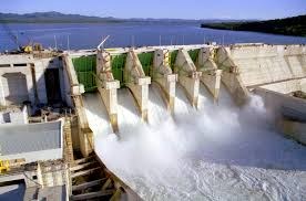 Foto ilustrativa mostra a barragem de uma usina hidrelétrica