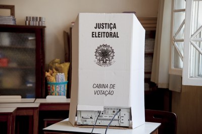#Paracegover: Cabine de votação. (Foto: Pulsar Imagens)