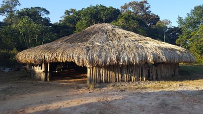 #Paracegover: Construção de madeira na Terra Indígena Tapyi, em Cananéia (Foto: Mateus Lopes)